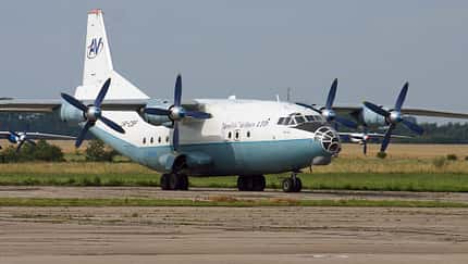 Antonow An-12 UR-CBF von Aerovis (Ukraine).