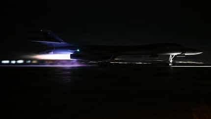 B-1B Lancer mit Nachbrenner beim Nachtstart