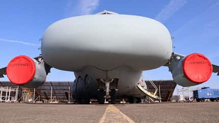 Kawasaki EC-2 - Japans neuer Jet für elektronische Kampfführung mit "dicker Lippe"