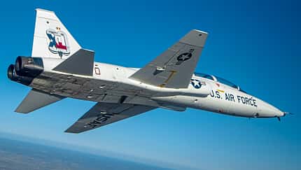 Ein USAF-Trainer Northrop T-38 Talon im Flug