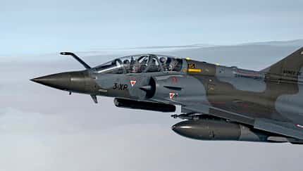 Eine Mirage 2000D beim Großmanöver ORION 2026 im Flug