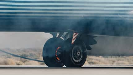 Feuer und Eis für die Boeing 737-10