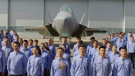 Chinas erste Shenyang J-35AE, ein Stealth-Kampfjet für den Exportmarkt. 