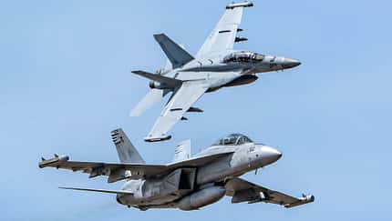 Zwei EA-18G bei Demo-Vorführung