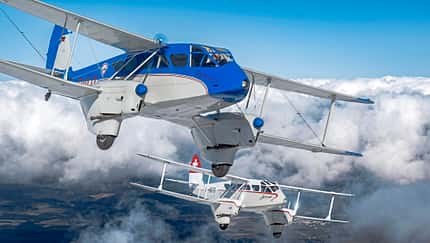 de Havilland DH.89 Dragon Rapide D-ILIT und D-IKFG im Flug