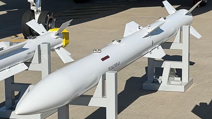 Luft-Luft-Rakete PL-15 