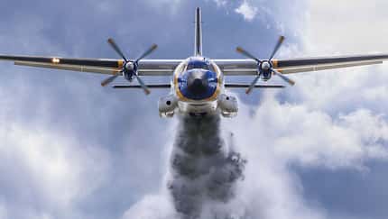 Transall, C-160D, C-160, Transall Tankers, Löschflugzeug Transall C-160D als Löschflugzeug beim Wasserabwurf