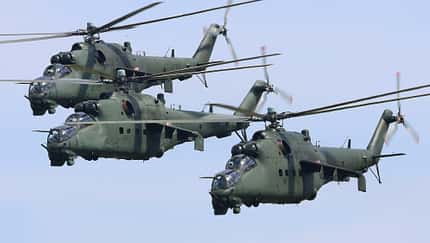 Polen, Mi-24, Hind, Mi-24D, Mi-2, Mi24 Mil Mi-24 der polnischen Streitkräfte in Aktion.