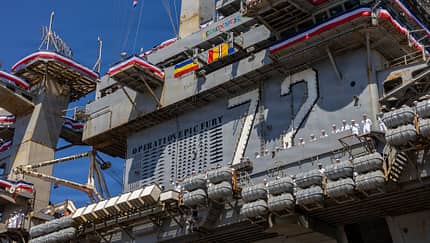 Detail Abschussmarkierungen an USS Abraham Lincoln 