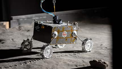 DLR,DLR-Institut für Robotik und Mechatronik,Institute of Robotics and Mechatronics,Japan,Minister,Ministry Deutsch-französischer Rover auf unbekanntem Terrain