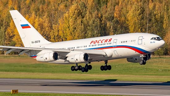 Iljuschin Il-96-300 in Köln