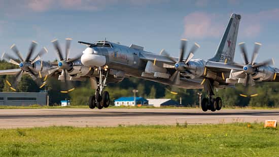Modernisierte strategische Bomber navigieren mit den Sternen