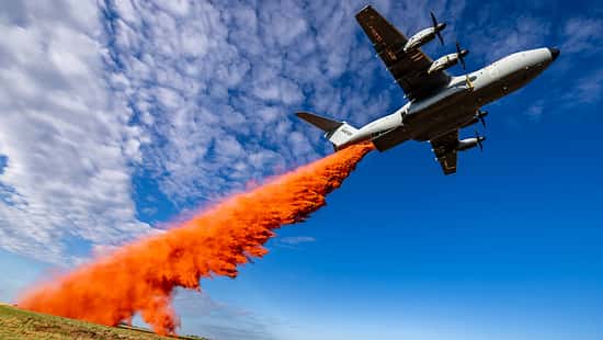 Airbus A400M bei Wasserbomber-Tests in Frankreich