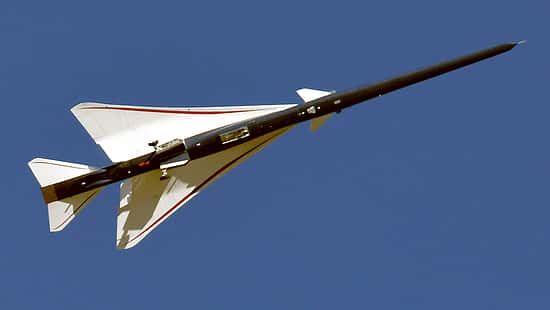 NASA X-59 im Flug von unten