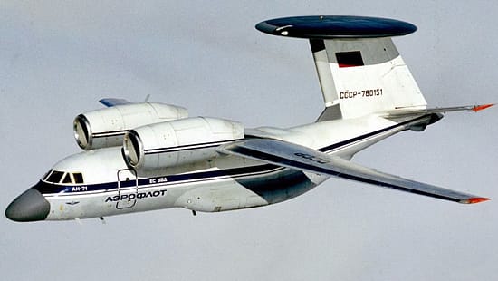 Antonow An-71 im Flug