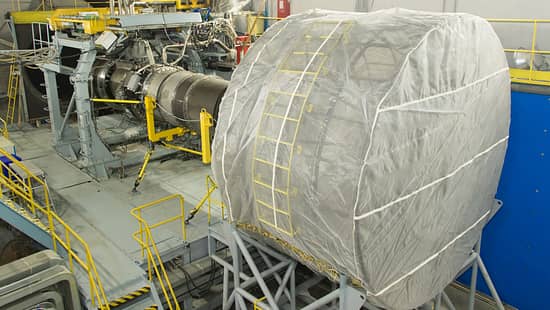 Russisches Triebwerk für Superjet