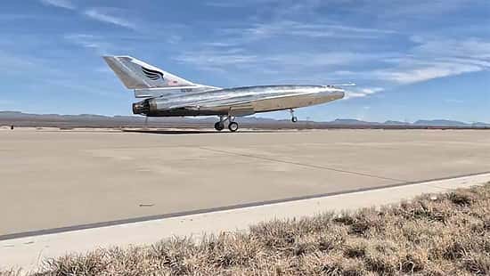 Hermeus Quarterhorse Mk 2.1 beim Abheben auf Startbahn