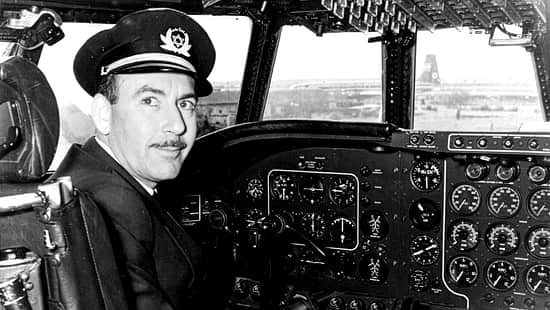 Tsvi Tohar im Cockpit einer El-Al-Britannia