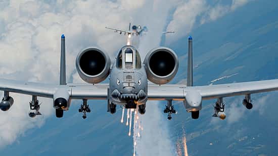 Zwei A-10C Thunderbolt II der 74th Fighter Squadron im Formationsflug über dem Süden des US-Bundesstaats Georgia