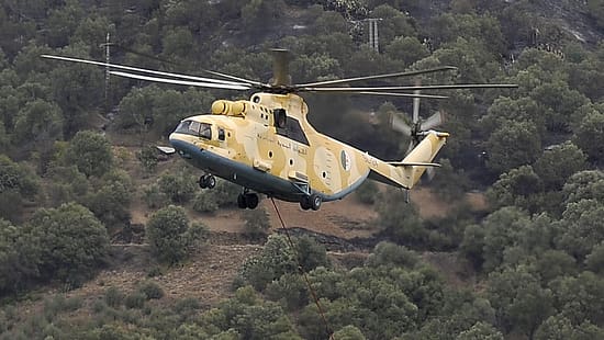 Algerische Mil Mi-26 im Einsatz gegen Waldbrände.