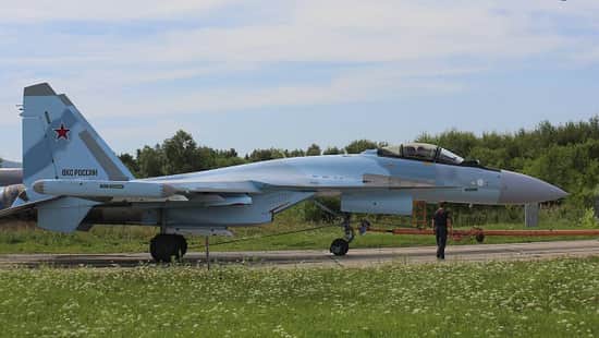 UAC hat eine Charge Su-35S-Kampfflugzeuge an die Truppen ausgeliefert.