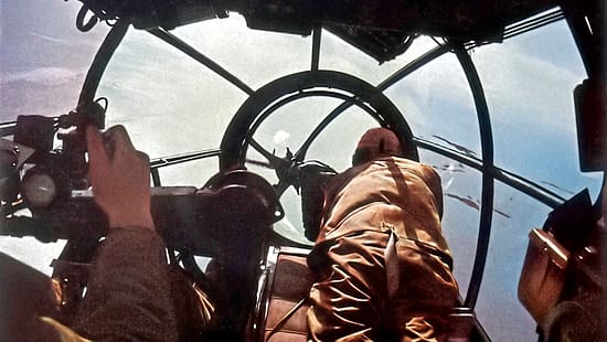 Blick in die Kanzel einer Heinkel He 111 während eines Feindflugs