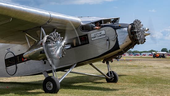 Ford 5-AT-B Tri-Motor NC9645 „City of Wichita“ beim EAA AirVenture in Oshkosh