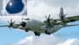 WC-130J Hercules der Hurricane Hunter und Auge des Hurricanes Erin (Montage)