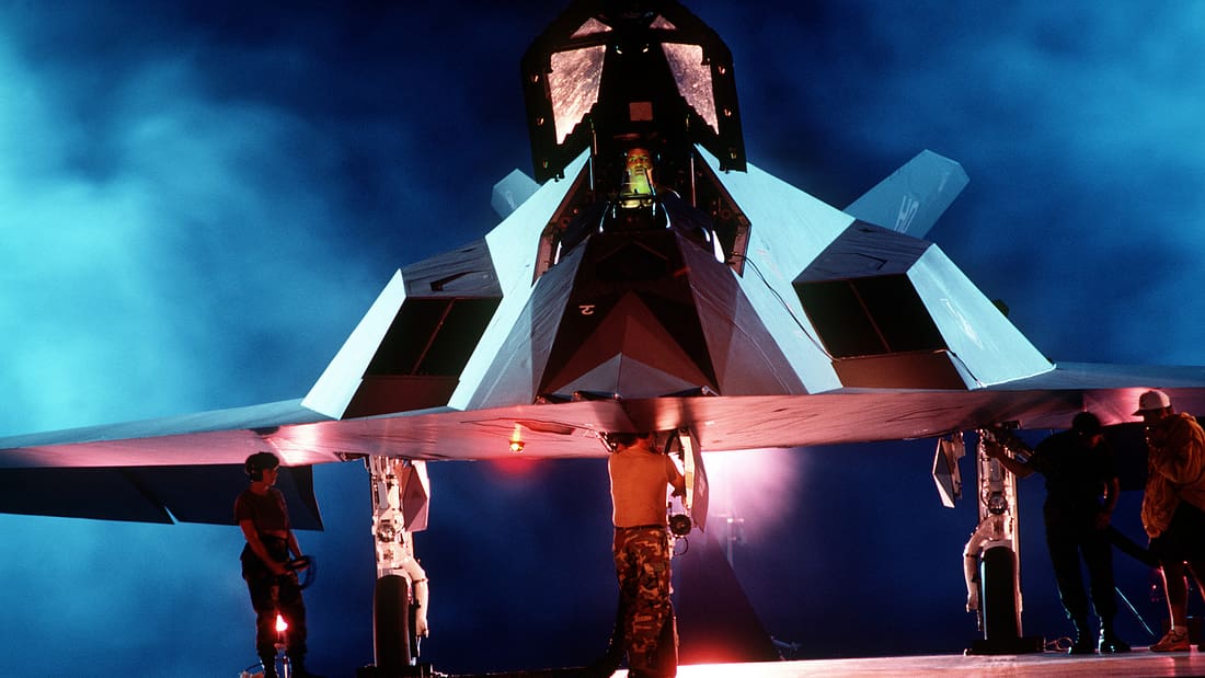 Stealth-Fighter kehrt an seinen Ursprung zurück: Untote F-117A fliegen wieder in der Area 51