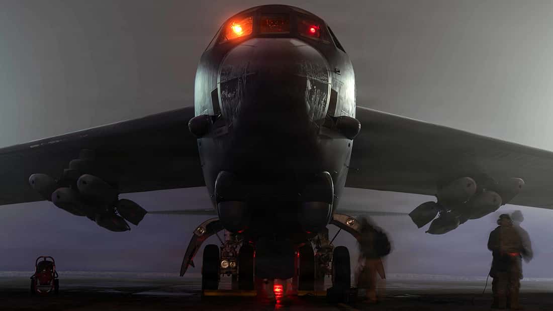 US-Luftangriffe auf den Iran gehen weiter: USAF verlegt B-52 Stratofortress nach Europa