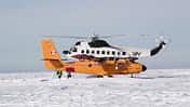 Eine CC-138 Twin Otter der RCAF wir mit einer S-61N geborgern.
