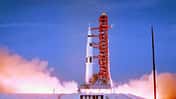 Die Saturn V hebt zu ihrem historischen Flug ab.