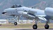 Die letzte mit einem neuen Flügel ausgerüstete A-10 Thunderbolt II auf der Hill AFB