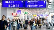 Flughafen Frankfurt: Passagiere.