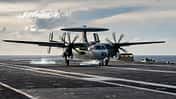 Northrop Grumman E-2C der Marine Nationale auf der Charles de Gaulle.