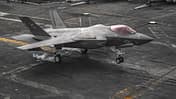 Eine F-35C der "Argonauts" war in einen Landeunfall auf der "Carl Vinson" verwickelt.