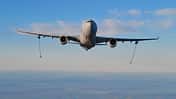 Airbus A330 MRTT im Flug von vorn Schläuche ausgefahren