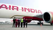 Air Bus A350 Air India Personen vor Flugzeug