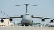 C-5M Galaxy rollend von vorn