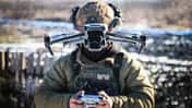 Drohne vor Soldat