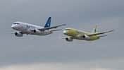 Zwei russische Suchoi Superjet im Formationsflug