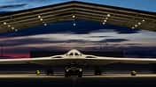 B-21 Raider unter Dach in Edwards