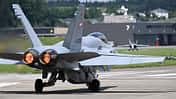 F/A-18 Hornet zündet Nachbrenner