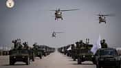 UH-60 überfliegen Militärparade der Taliban in Afghanistan