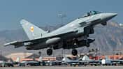 Startender Eurofighter Typhoon der RAF mit Litening-Zielsuchbehälter