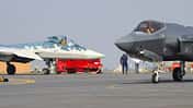 Suchoi Su-57 mit Pilot Sergej Bogdan bei der Aero India 2025.