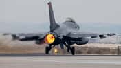 F-16 Fighting Falcon aus Spangdahlem beim Start in Wüste