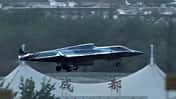 J-36 Geheim-Jäger Chinas im Landeanflug vor Veranstaltungszelt