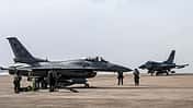 Zwei F-16 USAF in Südkorea mit Bodencrews