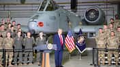 Donald Trump vor A-10 Michigan ANG
